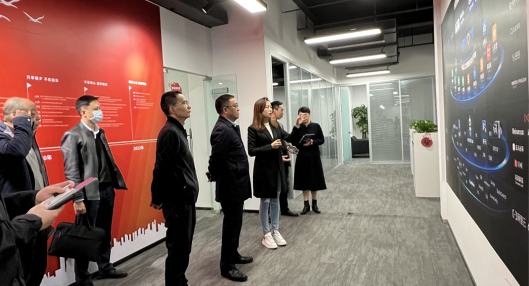 成都市青羊区副区长龚昌华一行领导莅临3044永利集团官网集团四川公司调研指导