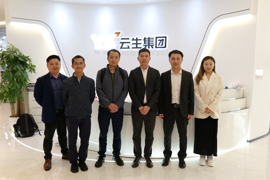 深圳市罗湖区人力资源局党组书记、局长何炼一行领导莅临3044永利集团官网集团调研走访